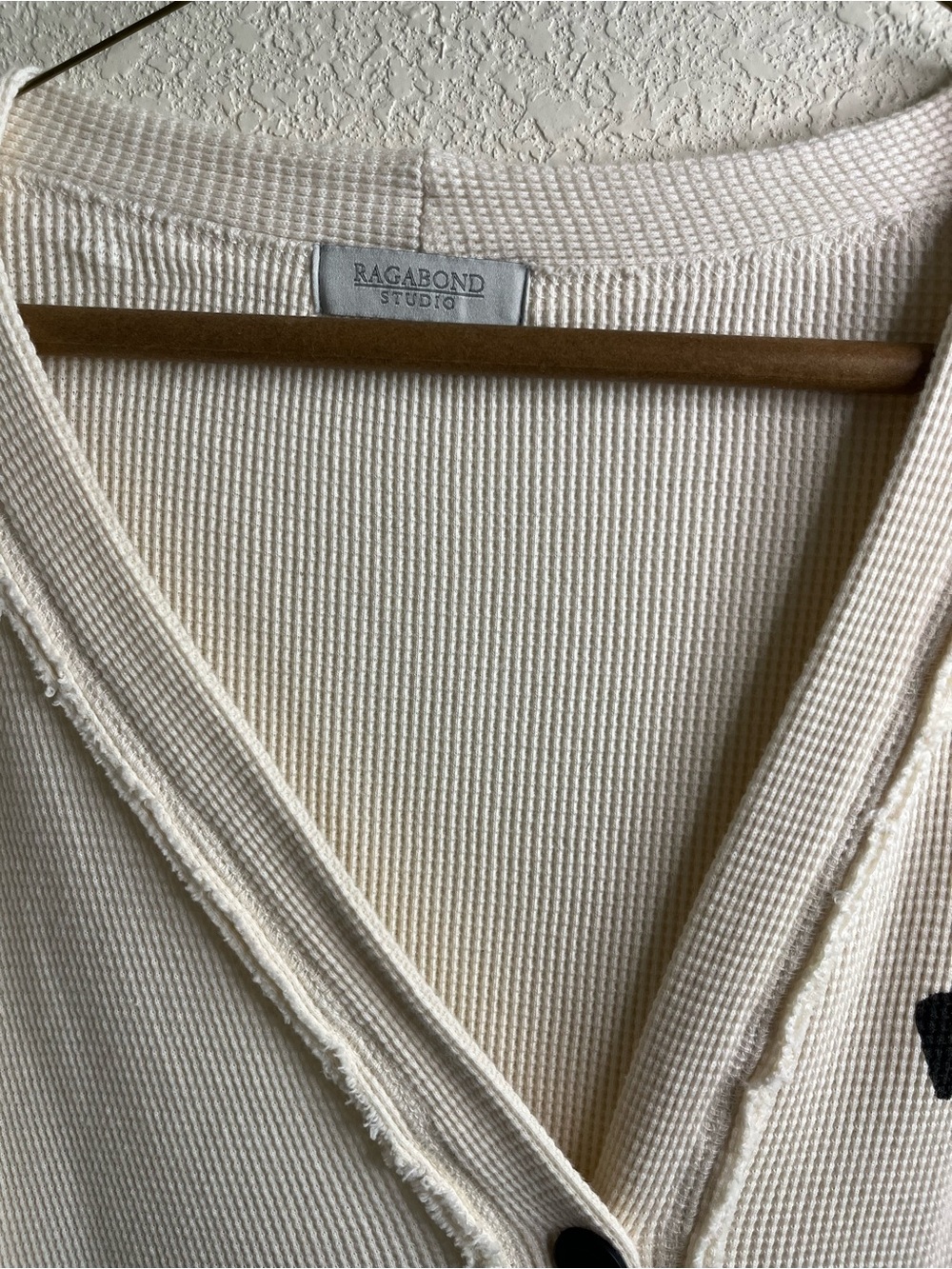 Ragabond Studio NYC Apple Embroidered Cream VTG Cardigan Sweater - Picture 5 of 6